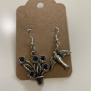 💕bird and flower earrings 🌸🕊